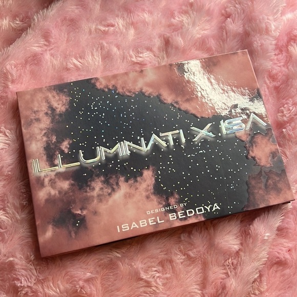 ILLUMINATI Cosmetics x ISA Eyeshadow Palette - Picture 3 of 10